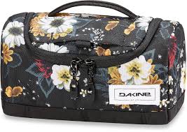 Processed with a mix of cool blue and muted yellow colors for a more delicate appearance. Cosmetic Bag Dakine Revival Kit Medium Winter Daisy Women S Snowboard Shop Skateshop Snowboard Online Eu