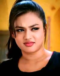 Fluxii lost access to her page to DMG music, so guy let everyone in this  group give her a follow please 🙏 check comment 👇👇👇