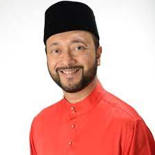 Mahathir mohamad bersama bekas timbalan presiden parti pribumi bersatu malaysia (ppbm), datuk seri mukhriz mahathir (kanan) pada ceramah perdana sempena kempen pilihan raya kecil (prk) n.58 slim di felda trolak utara, tanjung malim, perak. Mukhriz Mahathir Air Times News Network