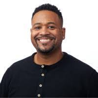 Noelle Mccall's Instagram, Twitter & Facebook