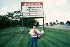 Summit Place Mall Waterford Mi 1998 Photo Credit Rob Martinez The Detroit Red Wings In The Late 1990s Won Vintage Michigan Wonders Of The World Michigan