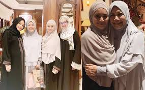 The photo of izara aishah and kilafairy which went viral. Sejuk Hati Tengok Izara Aishah Bertudung Foto Ig Siti Raih Perhatian Netizen Gempak