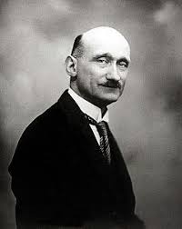 Sept Decennies De Paix Europeenne Voulue Par Robert Schuman Et Jean Monnet La Renaissance Francaise