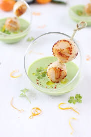 Veloute De Petits Pois Au Saint Agur Noix De Saint Jacques Snackees Chefnini Recette Recette Recettes De Cuisine Idee Recette
