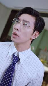 Chinese Drama Uncle Adopted His Niece