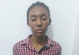 Assassinat présumé d'Ephrem Ngoula: Emmanuel Salgado (18 ans, élève en  classe de 1ère) et son amant Merveille O'neill Itsika (31 ans, ingénieur),  lors de leur déferrement devant le procureur de la République