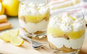 Tiramisu Aux Fruits 6 Recettes Estivales A Essayer Tiramisu Citron Tiramisu Recette Gateau Sans Cuisson Facile