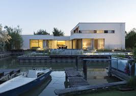 Die lage des grundstückes ist eben, die figuration rechteckig. Refugium Neusiedler See Probewohnen In Der Architektenvilla A List