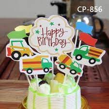 Hiasan kue tart mengunakan buttercream yang dibentuk menjadi gambar spongebob. Cake Ultah Mobil Dengan