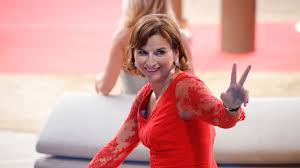 Zehn promis (oder die, die sich dafür halten) teilen sich eine prachtvolle villa am palmenstrand in thailand und werden mit allen facetten des zusammenlebens konfrontiert. Promis Unter Palmen Gagen Das Ist Der Gewinner Desiree Nick Oder Claudia Obert Promiwood