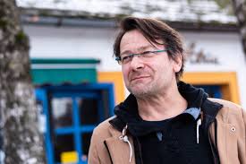 Lyrics for top songs by lovasi andrás. Lovasi Andras A Kulturharccal A Rendszer Csak Ellensegeket Szerezhet Magyar Hang