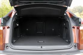 Acheter un peugeot 3008 neuf avec une forte remise. Comparatif Video Peugeot 3008 Vs Volkswagen Tiguan Qui Est Le Roi De La Jungle