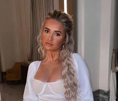 The love island uk runner up had previously teased a huge announcement before the new role was revealed this morning. Molly Mae Hague Shares Horrible Message She Received About Her Weight Goss Ie