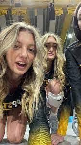 Carrie Claus's Instagram, Twitter & Facebook