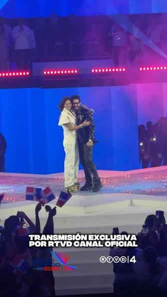 ¡Dominicano soy y lo digo con orgullo! , Techy Fatule y Manny Cruz unieron sus voces para regalarnos un momento cargado de emoción, identidad y amor por nuestra tierra. , ¡Imposible escucharlos y no ...