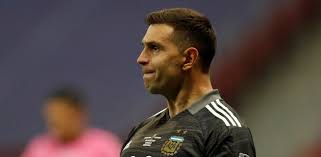 Emiliano martinez entró al 11 de scaloni la fecha pasada de eliminatorias contra chile, luego de que franco armani. Hn644trgqis3cm