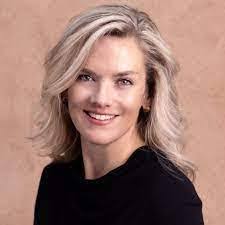 Frieda Simons's Instagram, Twitter & Facebook