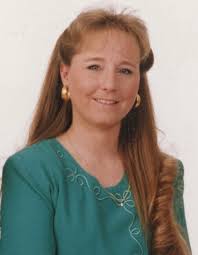 Shelly Waddell's Instagram, Twitter & Facebook