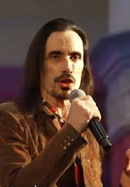 Guthrie Govan shredding