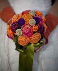 Every lady has a big bouquet of flowers to adorn her home.oh, too expensive? Knit Flower Bouquet Google Search Knitted Flowers Crochet Bouquet Crochet