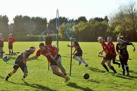 Quel joueur de quidditch marque des buts. En France Le Quidditch Seduit Au Dela Des Fans De Rowling
