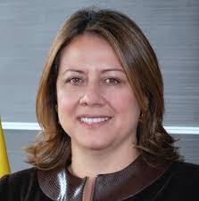 Nadia Hewitt's Instagram, Twitter & Facebook