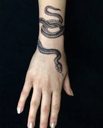 172 Likes 13 Comments Analy S Art Analynakat On Instagram Here S A Still Shot From The Tattoo I Did Tattoos Snake Tattoo Snake Tattoo Design