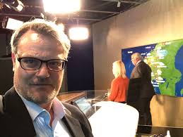 Kristen gislefoss (born 2 may 1954) is a norwegian meteorologist and weather presenter. Hallvard Sandberg Pa Twitter Sa Skjedde Det Veldig Fornoyd Med At Jeg Endelig Fikk Dele Nrk Studio Med Min Helt Kristen Gislefoss