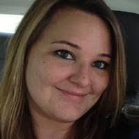 Lori Hewitt's Instagram, Twitter & Facebook