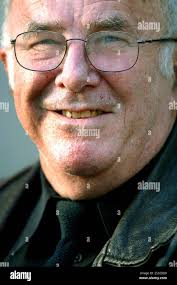 Tv presenter clive james hi-res stock photography and images