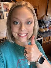 Kristin Knott's Instagram, Twitter & Facebook