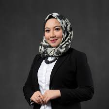 In the following year, she started practice at messrs ashikin, martini & izzatul in bandar seri putra and further continued her career at messrs nazri azmi islinda around bandar baru bangi in 2017. Isadora Associates Lawyers