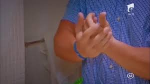 Patru cupluri, 12 tentatii, 15 zile si o insula plina de capcane, acestea sunt vizionare placuta de mai jos! Insula Iubirii Sezonul 1 Episodul 3 Online