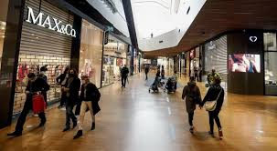 I centri commerciali potrebbero riaprire nel weekend. 934hvt0fatvjgm