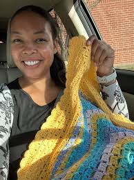 What are easy crochet patterns for worsted yarn blankets for beginners?