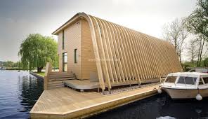 Pluswood marine, nemli ve ıslak ortamlarda çürümeye karşı yüksek dayanımlı bir kompozit paneldir. Dogal Ahsap Zemin Deck Kaplama M2 Fiyatlari Thermowood Ahsap