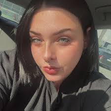 Bei ihrer Beisetzung wurde die Kleine in einen Sarg mit Glasfenster gelegt.  Als das beschlug, nahm der Horror erneut seinen Lauf.