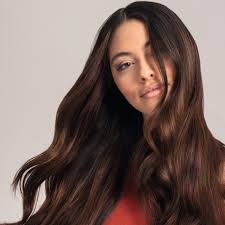 Tendenza numero uno del 2021 è una bella tinta color pesca, oppure fai la regina degli scacchi e scegli una tonalità ambra rossiccia profonda. Tendenze Colore Capelli 2021 I Look Da Sfoggiare Donne Magazine