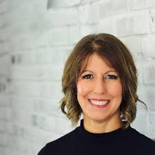 Doris Mills's Instagram, Twitter & Facebook