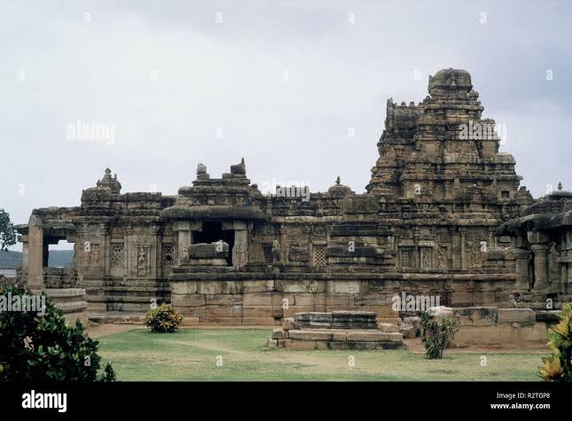 Pattadakal hi-res stock photography and images - Page 7 - Alamy