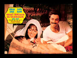 Bir gün yine yola çıkan i̇lyas, eve dönmez. Selvi Boylum Al Yazmalim Film Dunyasi