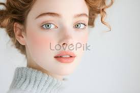 ảnh Beautiful Girl With Light Makeup Wearing Sweater Tải Xuống Miễn Phí,  ảnh female, fashion, sweater đẹp Trên Lovepik