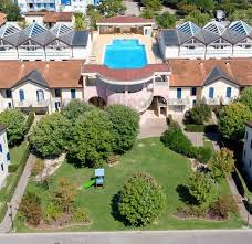 Galleria La Quercia Caorle Altanea Mansions House Styles House