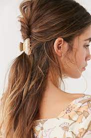 The volume and shape of the hairstyle affects the. 20 Claw Clip Hairstyles For Any Hair Length Momooze Com