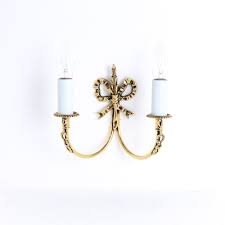 Art lights put your treasured purchases in the spotlight and add dramatic effects to your interiors. Impex Lighting Richmond 2lt Wall Light Polished Brass Smbb00012 Pb Leader Lights