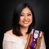 Lorraine Suarez's Instagram, Twitter & Facebook