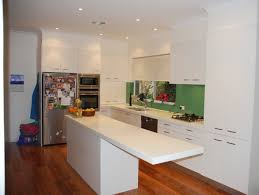 white modern kitchen decorating for