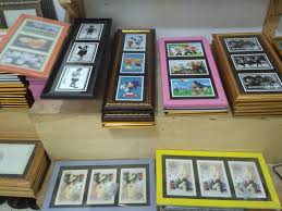 Kami menjual bingkai foto dalam berbgai model dan warna. Daftar Harga Frame Bingkai Foto Dan Kaligrafi