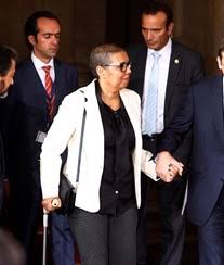Filho do advogado e dirigente do psd antónio marques mendes e de sua mulher maria isabel gonçalves e irmão mais velho de clara marques mendes. Marques Mendes Emociona Se Em Homenagem A Laura Ferreira Era Uma Grande Senhora A Ferver Vidas
