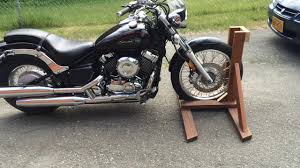 In this video, i show you how i build my hydraulic motorcycle lift table from old shop shelving. Homemade Motorcycle Stand Youtube